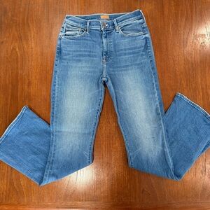 MOTHER The Weekender Mid-Rise Flare Jeans